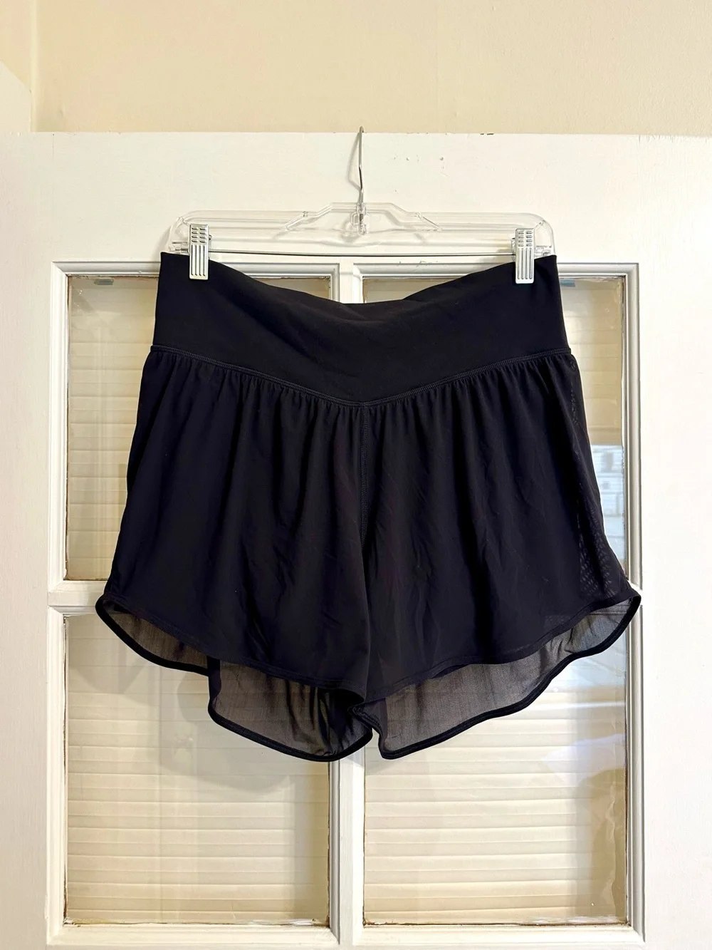 Lululemon Nulu and Mesh High-Rise Yoga Short 3.5
